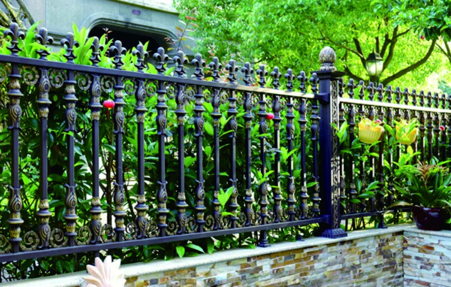 Vinyl Garden Fence